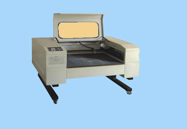 商標織嘜激光切割機 商標織嘜激光切割機