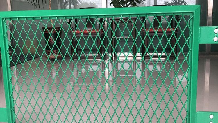 公路防眩網(wǎng)     防眩網(wǎng)    菱形網(wǎng)孔金屬網(wǎng) 公路防眩網(wǎng)     防眩網(wǎng)    菱形網(wǎng)孔金屬網(wǎng)