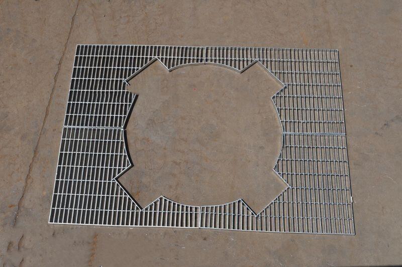 遵義異形鋼格板 特殊鋼格柵板 球節(jié)點立柱欄桿 鴿舍地網 爬梯踏步板 遵義異形鋼格板 特殊鋼格柵板 球節(jié)點立柱欄桿 鴿舍地網 爬梯踏步板