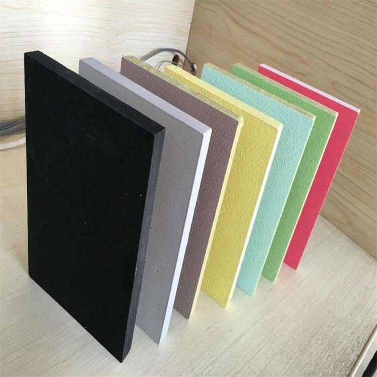 ùɫܶȲwbһƽ׏SҶr