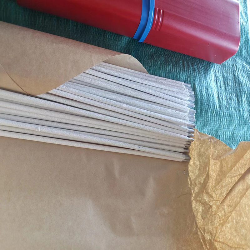 L109是鹽基型藥皮的純鋁焊條。采用直流反接,短弧快速施焊 L109是鹽基型藥皮的純鋁焊條。采用直流反接,短弧快速施焊