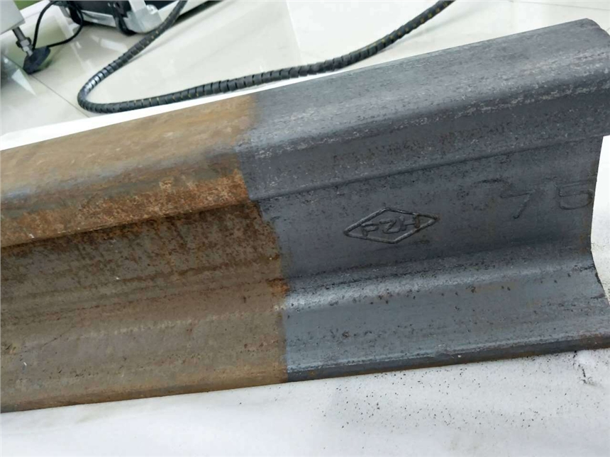 500W激光清洗機(jī)在列車鐵軌的除銹應(yīng)用 500W激光清洗機(jī)在列車鐵軌的除銹應(yīng)用